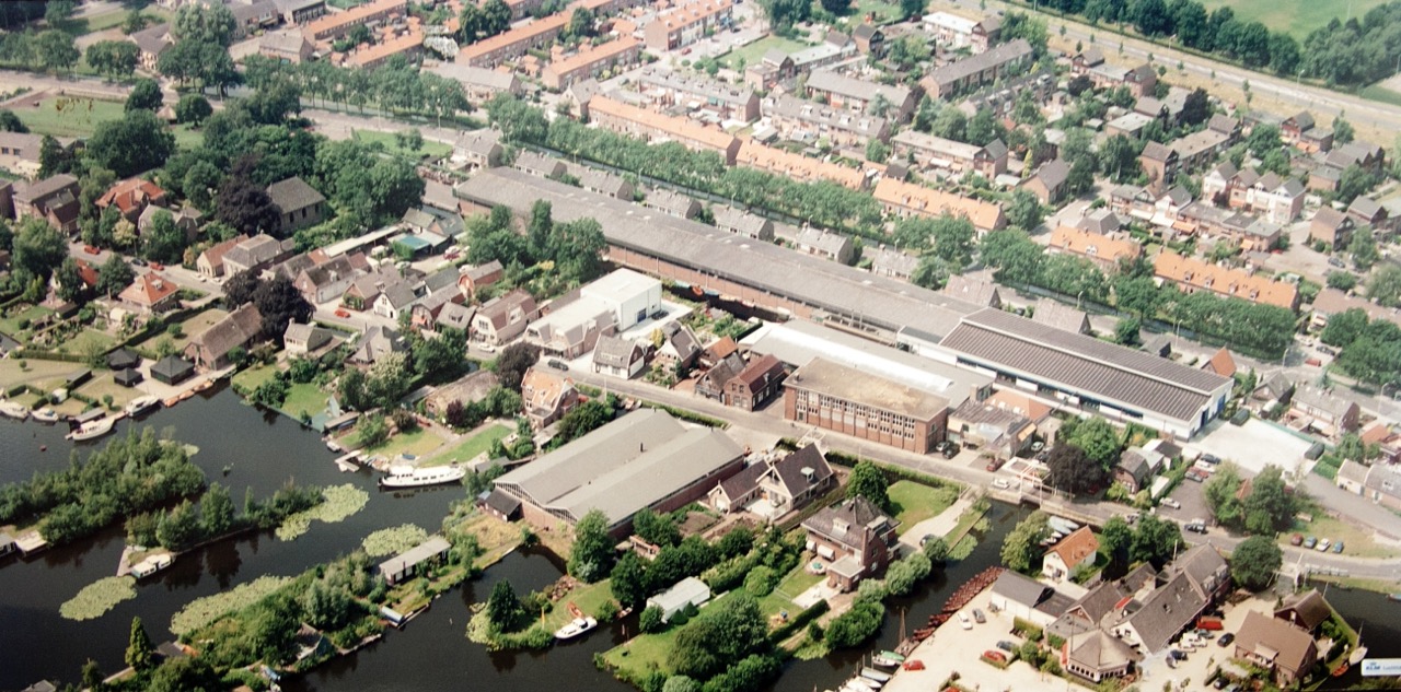 Luchtfoto oude fabriek