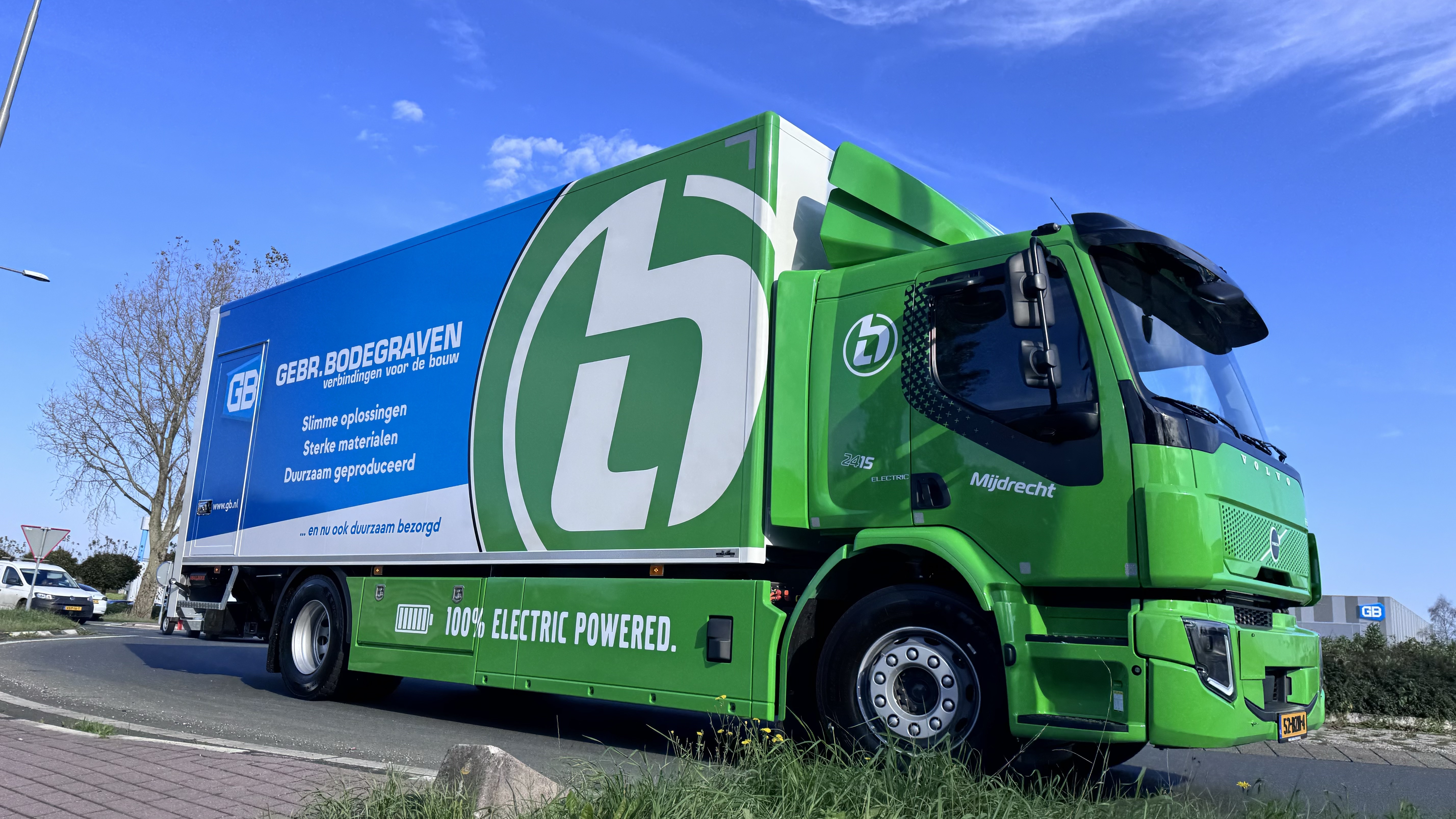 Elektrische vrachtwagen op de weg